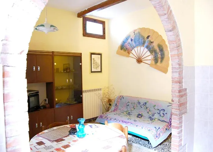 Modern Near Massa Marittima, Shared Pool アパート